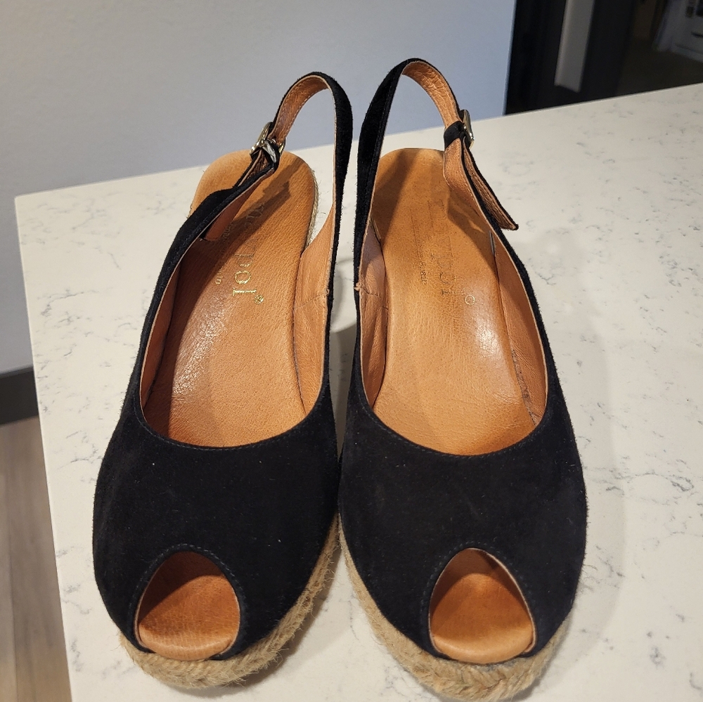 Wedge sandals